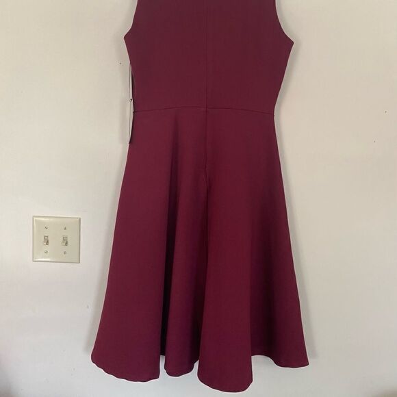 Lulus Darling Delight Dress Stretch Fitted Vneck Sleeveless Burgundy Skater NEW - Picture 6 of 11